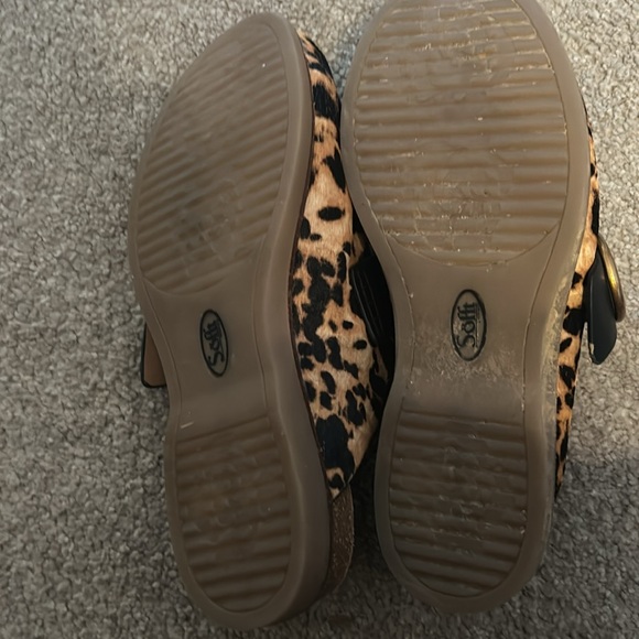 Sofft Leopard Print Mules - Picture 3 of 5